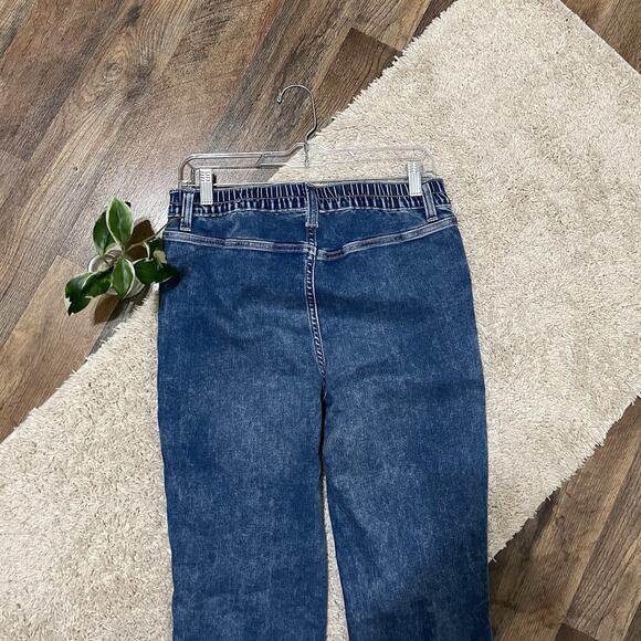 Aerie Medium Mid Rise Baby Flare Elastic Waist Y2K-Inspired Streetwear Jeans - Picture 4 of 6